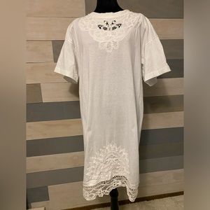White T-shirt dress with lace appliqués. L  handmade. Belt not included.